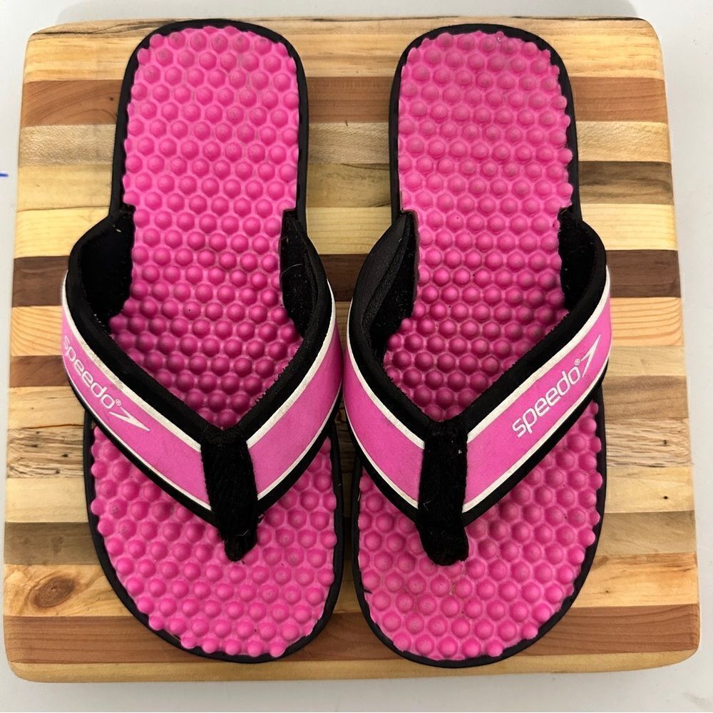 Speedo ladies pink and black flip flops size M